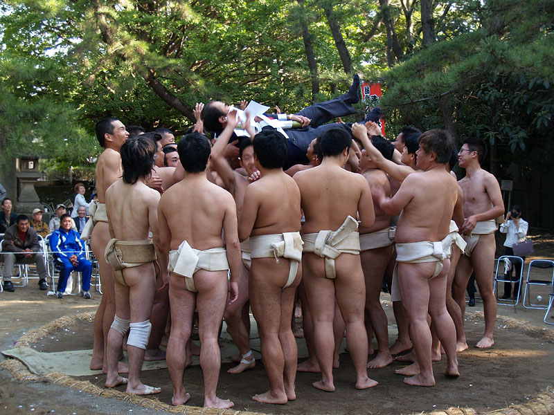 大会執行委員長の胴上げ
