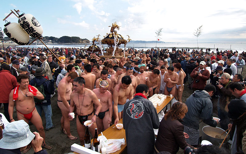豚汁とお神酒の炊き出し