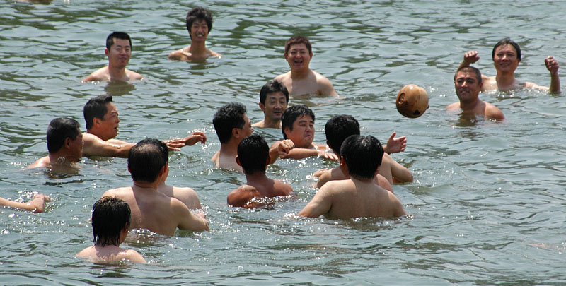 海中の宝珠争奪戦