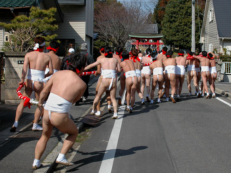 赤鳥居に向かって突進!