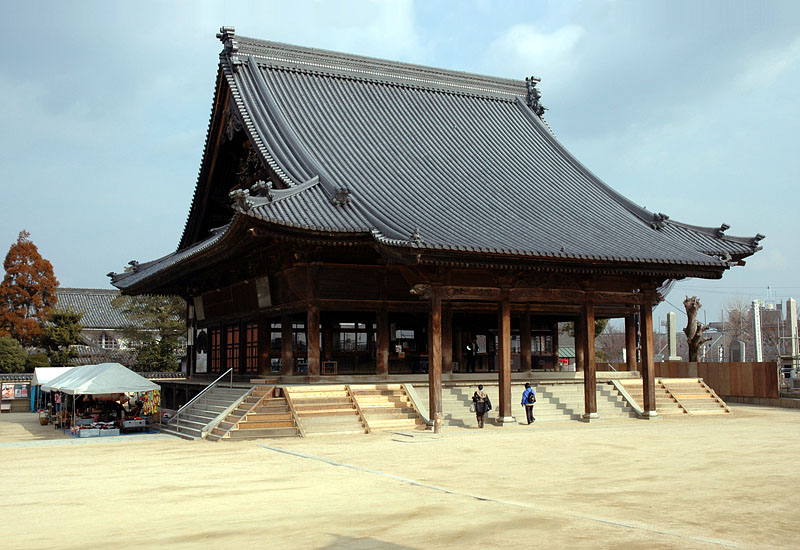 西大寺本堂