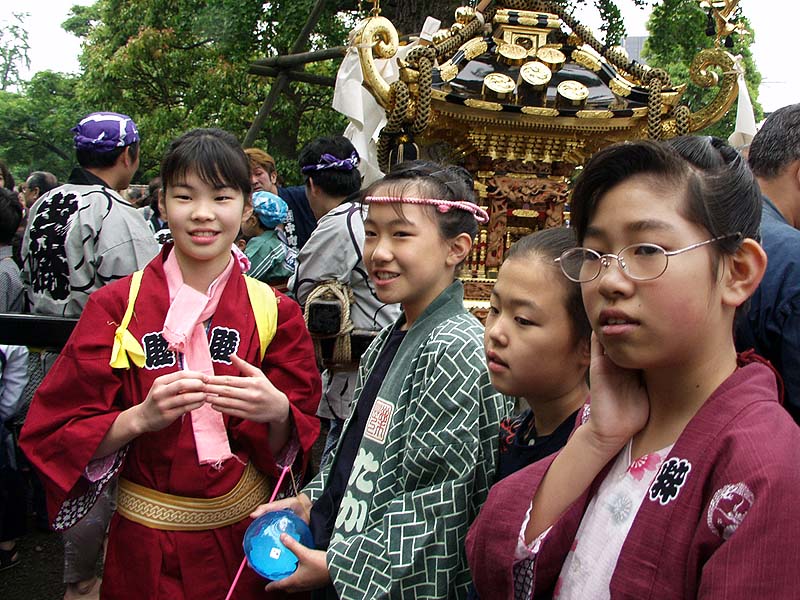 祭りの女の子たち