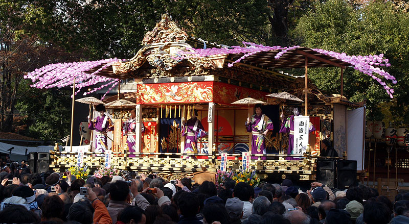 歌舞伎舞台となった本町屋台/秩父神社