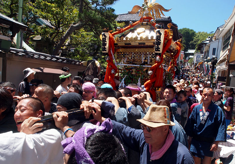 海を目指す八坂神輿
