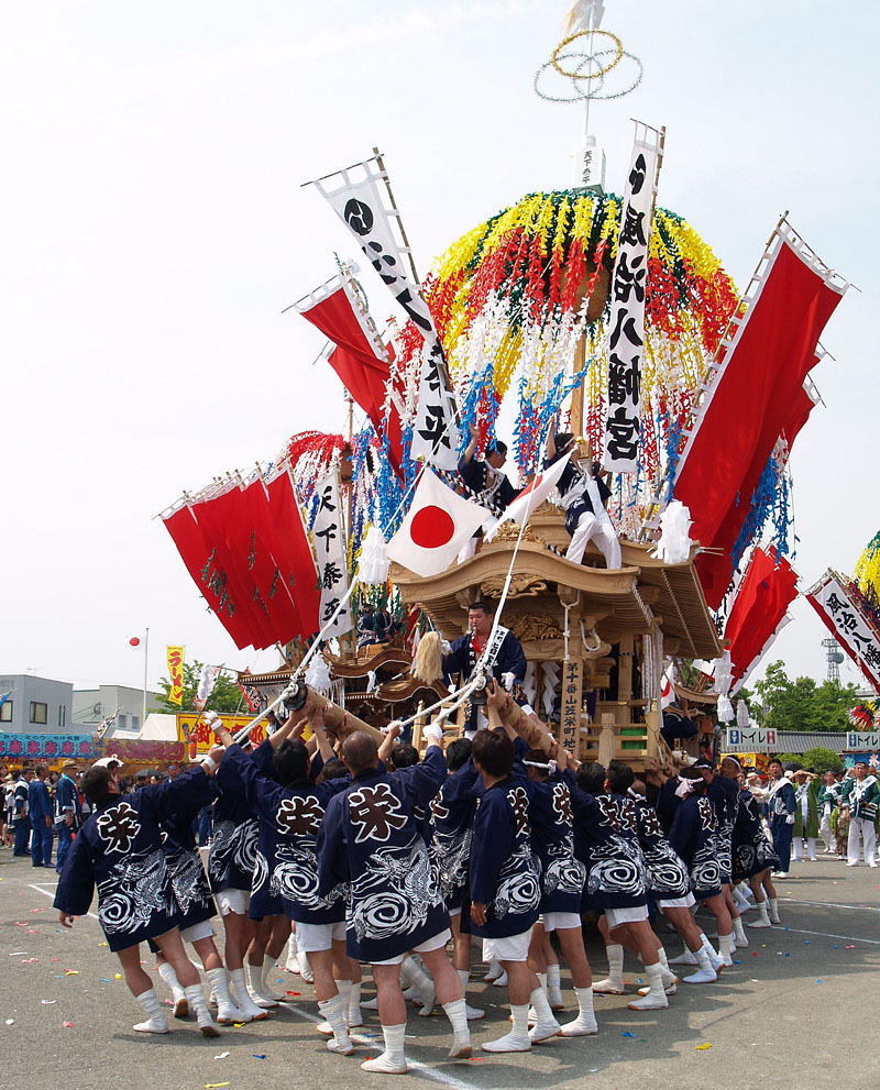 上伊田東に続く十番山笠「栄町」 / 御旅所