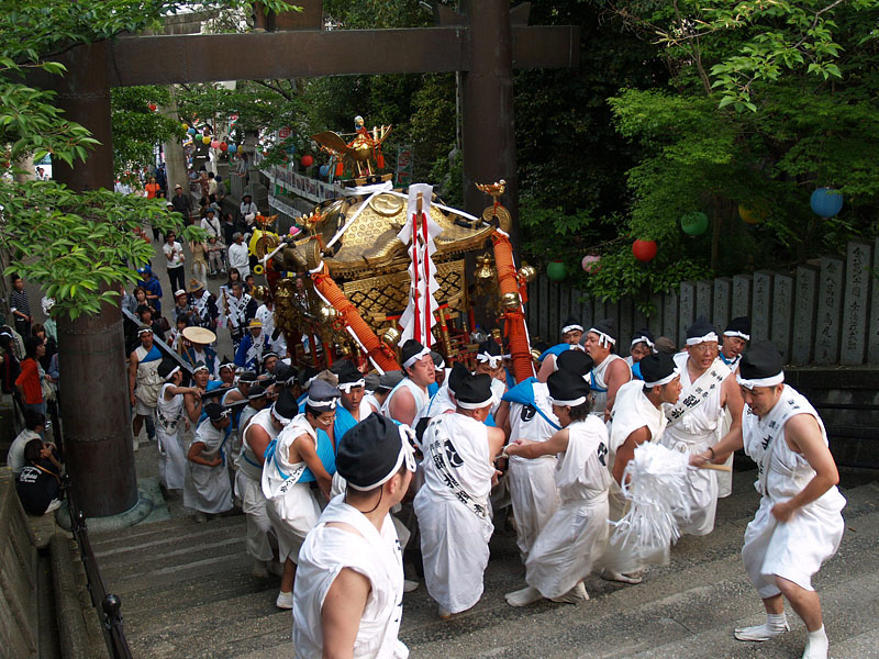 還御する風治神輿 17:18