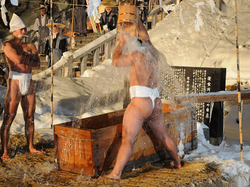 自ら冷水を被る別当 18:58