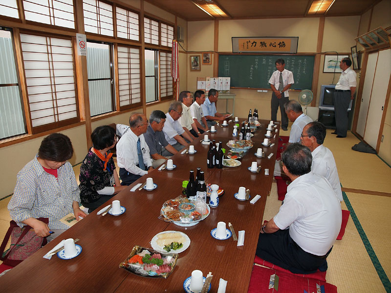 裸まつり実行委員会の直会 / 堀米公民館 16:47