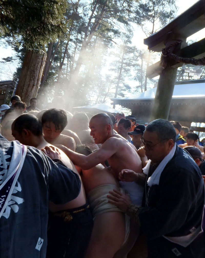 白熱する争奪戦! 11:12