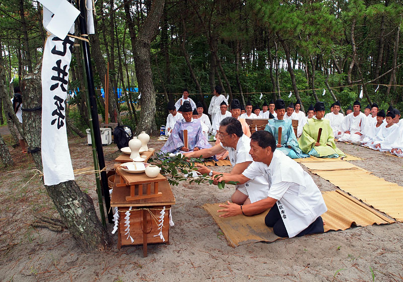 神社総代による玉串奉奠 10:08