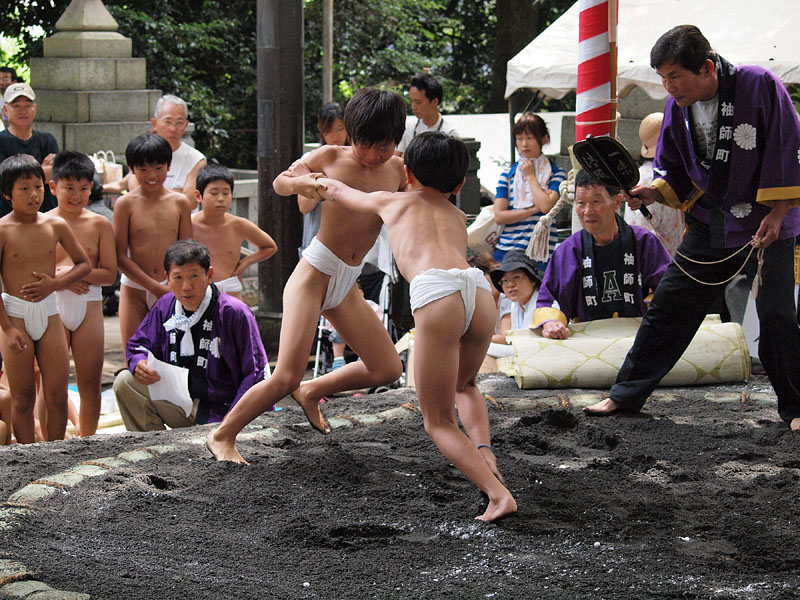 土俵際の攻防