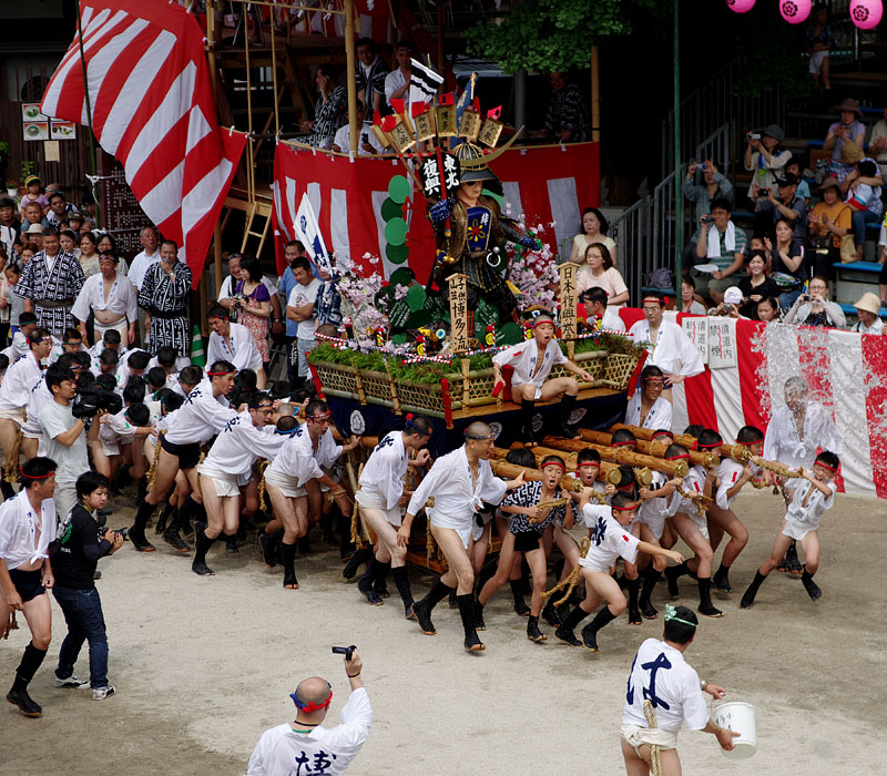 小学生三番手の出走 / 櫛田神社