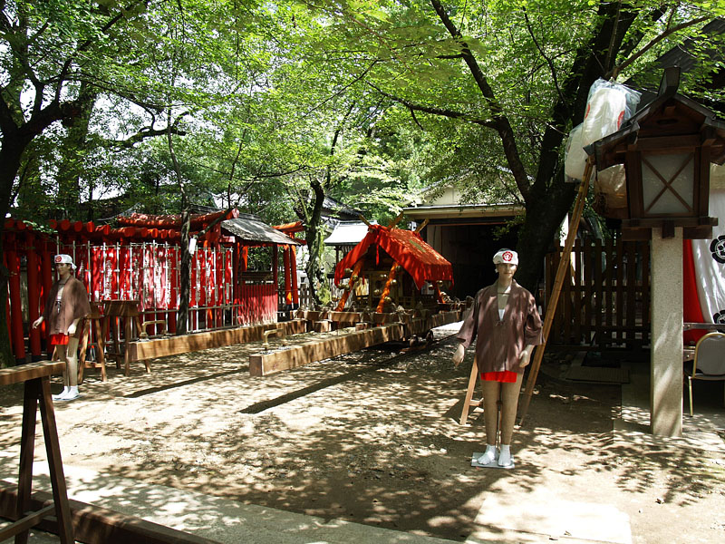 赤褌人形と大神輿