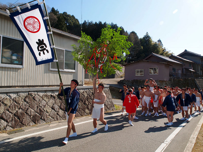 後に続く赤組の行進 14:04
