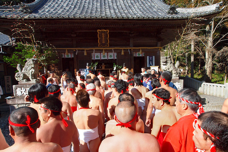 4人ずつ全員の御祓い 14:24