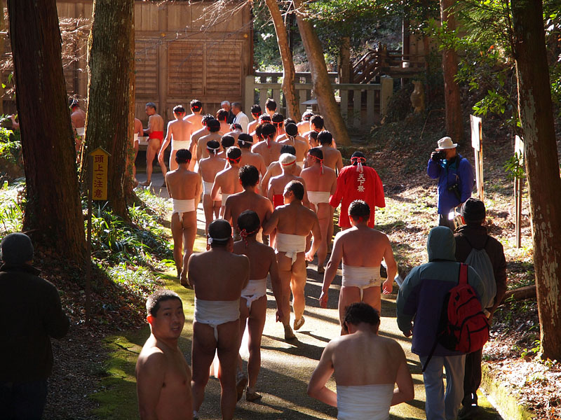 八幡神社からひきあげる 14:46
