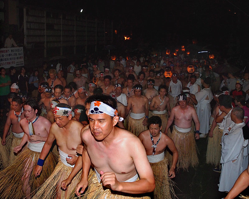 堂入り・鬼踊り/弐拾弐 〜階段を駆け上がる最大集団〜 23:30