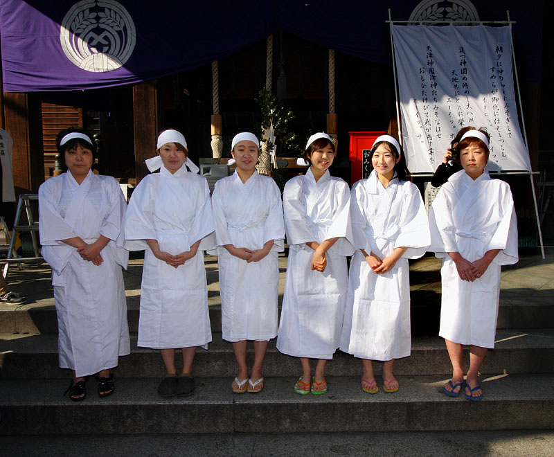 女性参加者6人の勢揃い 10:37