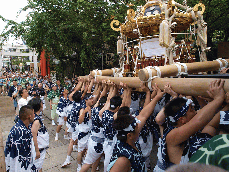 天保八角神輿納渡御【参】 〜拝殿前の揉み上げ〜 07:05