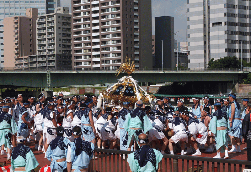 八角神輿の船渡御【八】 〜御召船上で揉み上げ〜 08:19