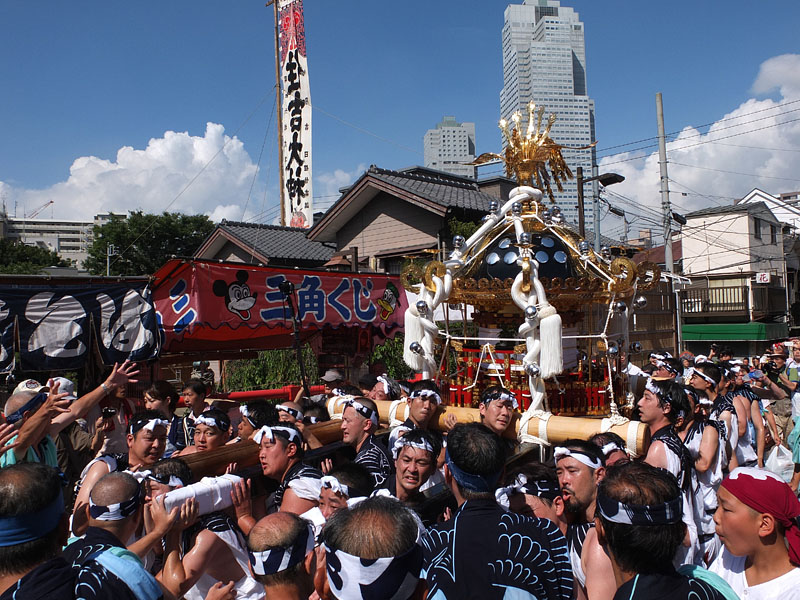 八角神輿町内巡幸【参】 〜大幟と宮神輿〜 09:08