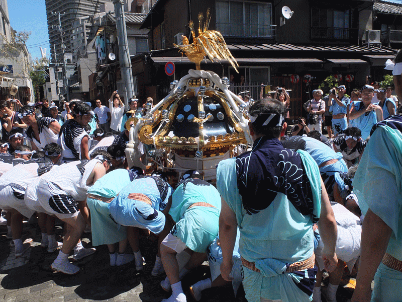 八角神輿」町内巡幸【六】 〜民家の前で揉み上げ〜 10:23