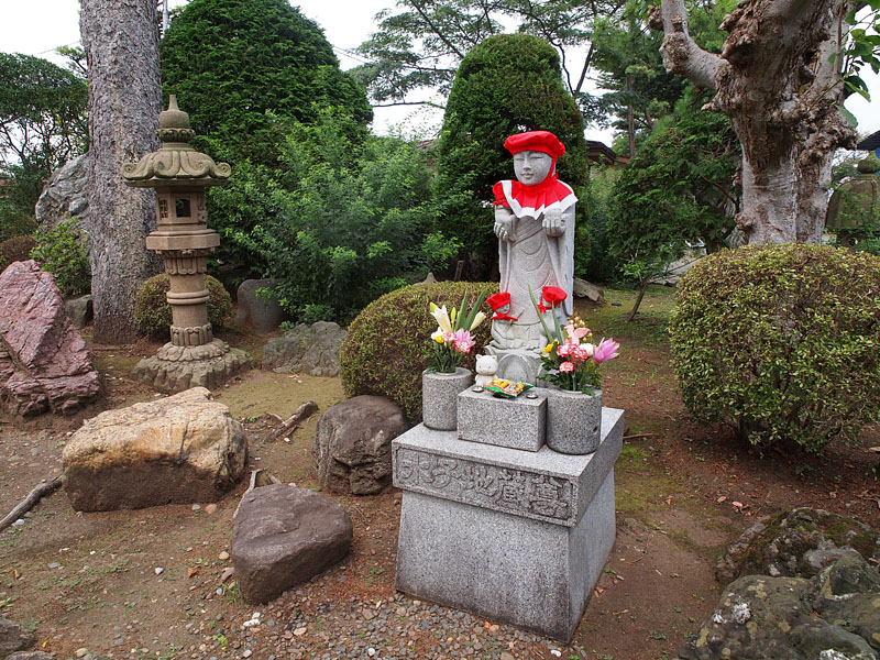 水子地蔵尊 / 長松寺前庭