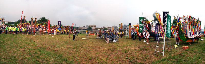 東日本大震災の犠牲者を悼み黙祷 16:36