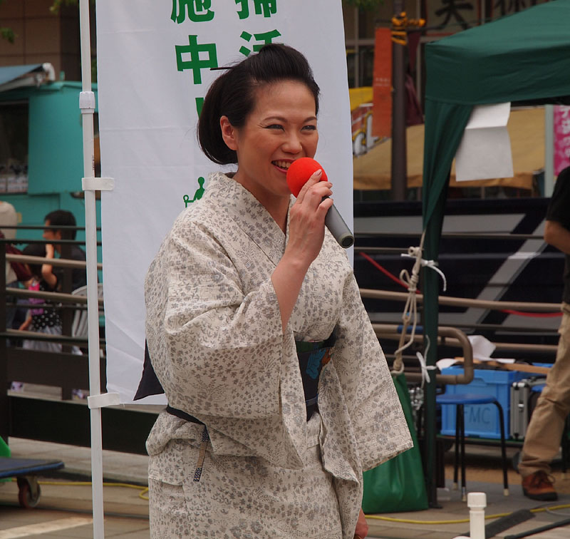 和服の似合う美人司会者の挨拶