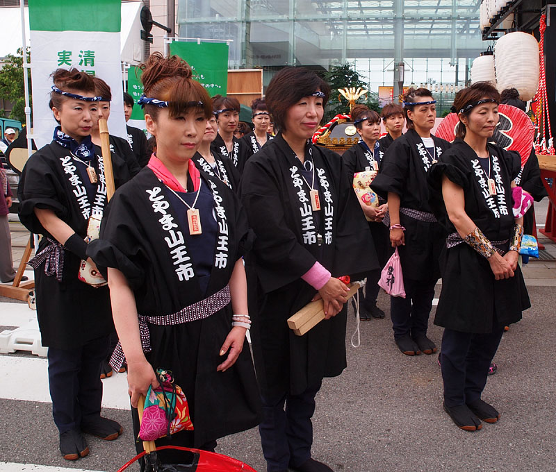 18人の女性力者たち