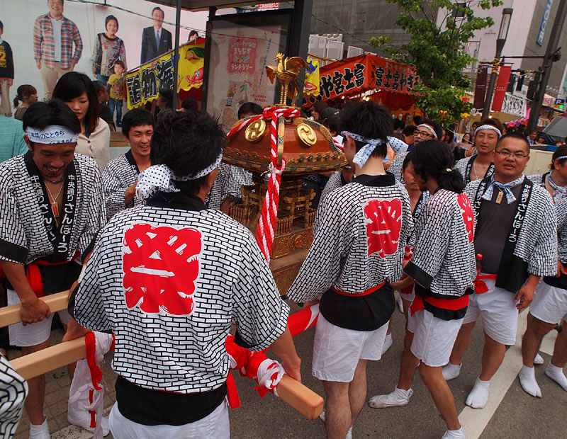 中央通り(さんぽーろ)の町神輿 17:10
