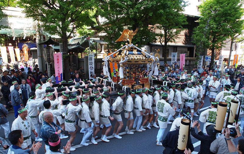 宮出し神輿 【四】