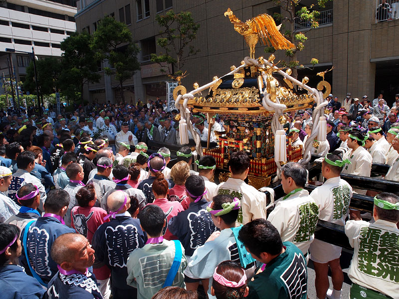 中川文隆宮司による神事/京橋プラザ前 10:03