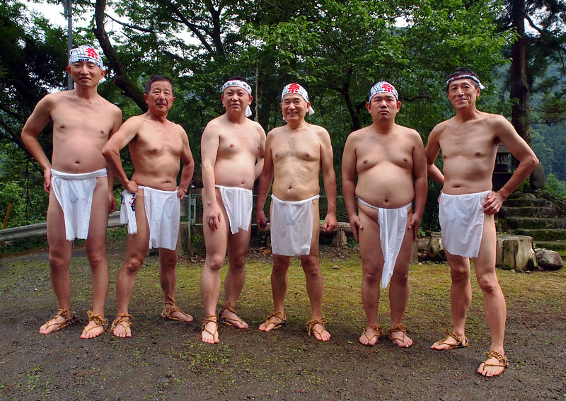 甘酒こぼし和田グループ第3期の記念写真/埼玉県秩父市荒川 熊野神社 2014.07.27