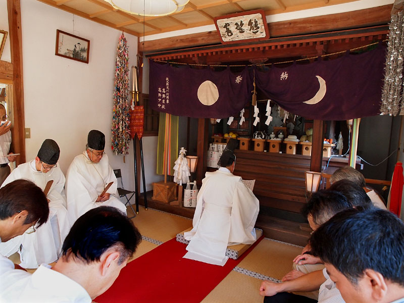 井上宮司による祝詞奏上 / 熊野神社拝殿 10:18