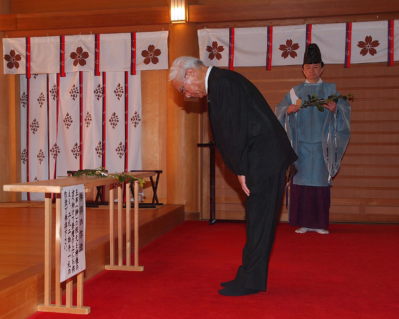 瀬戸徹 会長による玉串奉奠 14:21