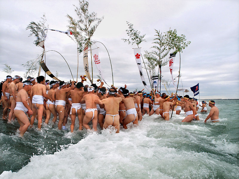 祭組の浜垢離【四】 〜祭組が入り乱れた勇壮な浜垢離〜 11:17
