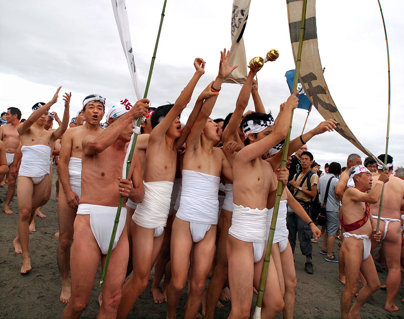 祭組の浜垢離【壱】 〜海に向かう西中区梯団〜 11:14