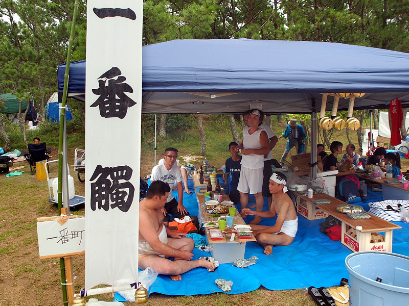 ランチタイム【弐】 〜西区・一番觸のテント小屋〜