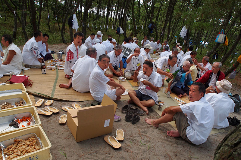 久野宮司と見付天神三社崇敬者会の直会 11:46