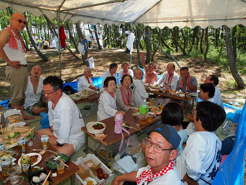 西区月松社(境松)の直会 12:14