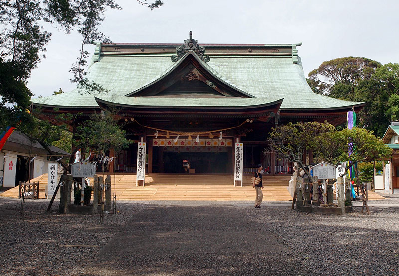 堂入りの準備が整った矢奈比賣神社拝殿 13:44