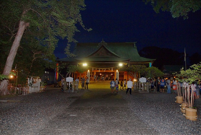 夜の見付天神社(発光・高感度写真) 18:22