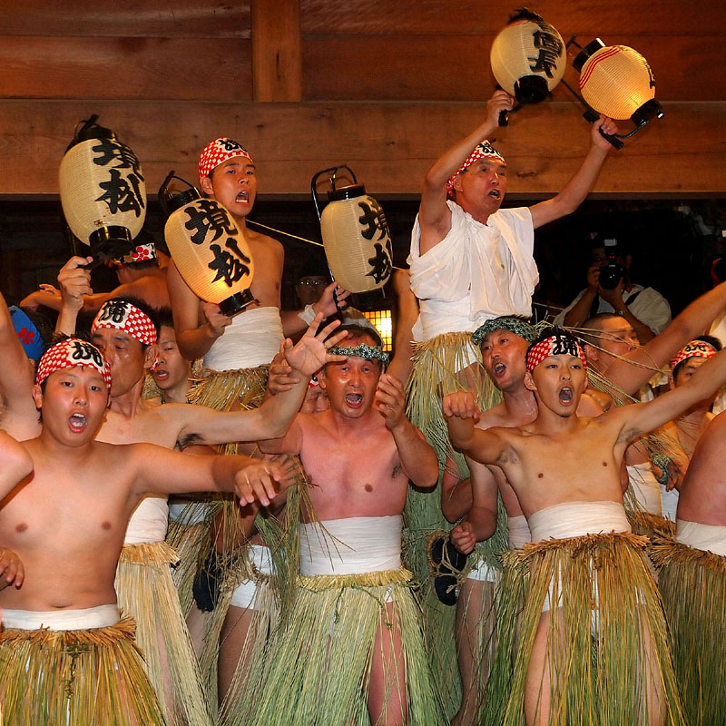 堂入り・鬼踊り 【六】 〜祭組が増えて行く堂内〜