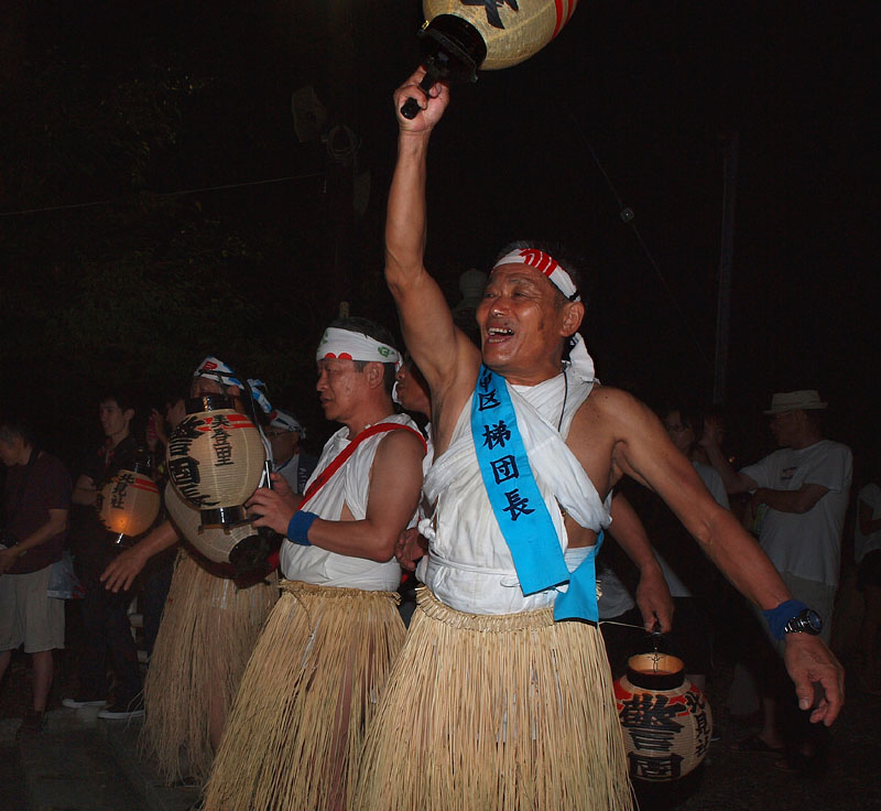 堂入り・鬼踊り 【拾弐】 〜大集団の一斉堂入りの合図を送る片山千代三東中区梯団長〜 23:27