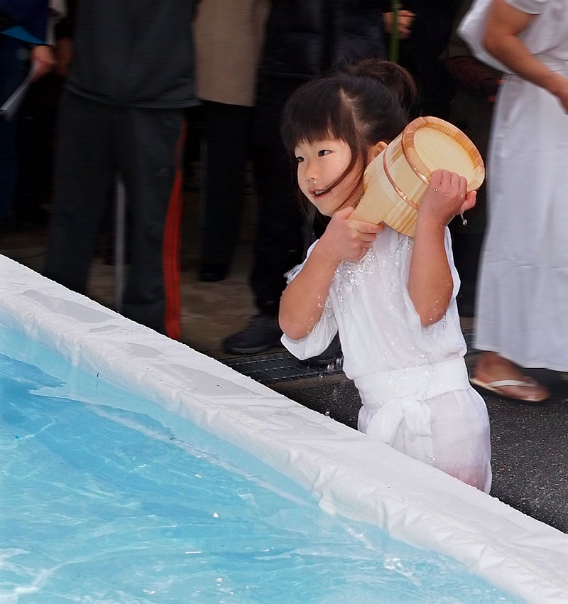 昼の部第1組 【八】 〜最年少谷川天花ちゃん(6歳)の可愛い水行〜