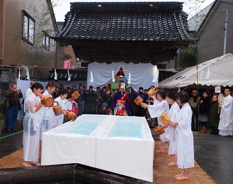 昼の部第2組 【六】 〜裸足の水行〜