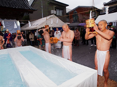 男たちの水行 4/4