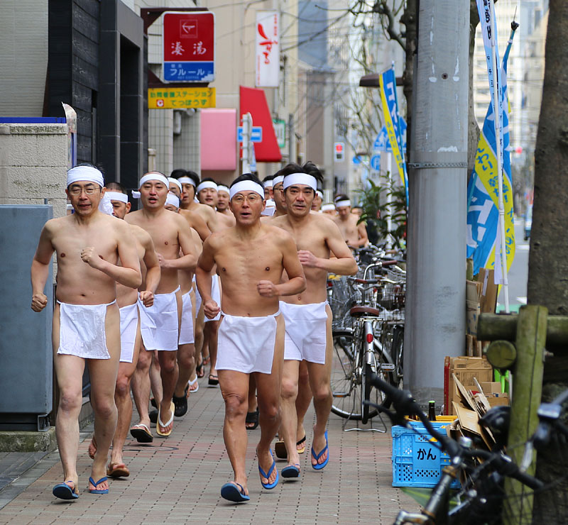 恒例の褌ランニング【四】 〜湊湯前を走る〜 11:02