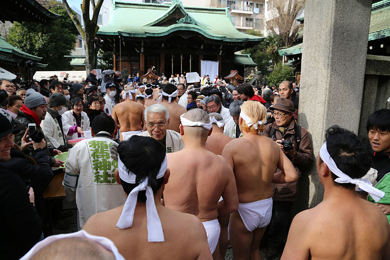 恒例の褌ランニング【五】 〜神社正門に帰還〜 11:04